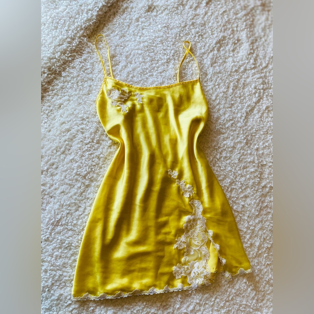 Vintage Victoria’s Secret teddy size medium